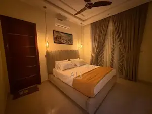Luxury Single Room with Private Bathroom and Parking