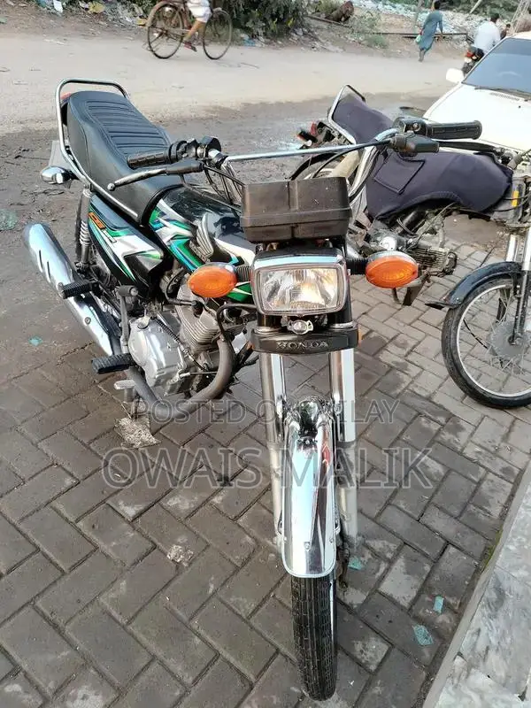 CG 125 2022 Motorcycle - Low Mileage Reliable Commuter