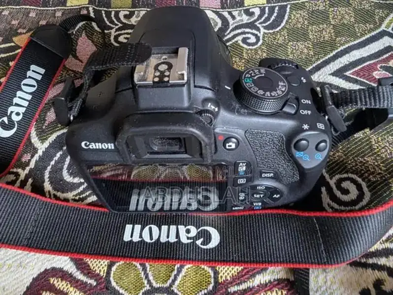 Canon EOS 1200D