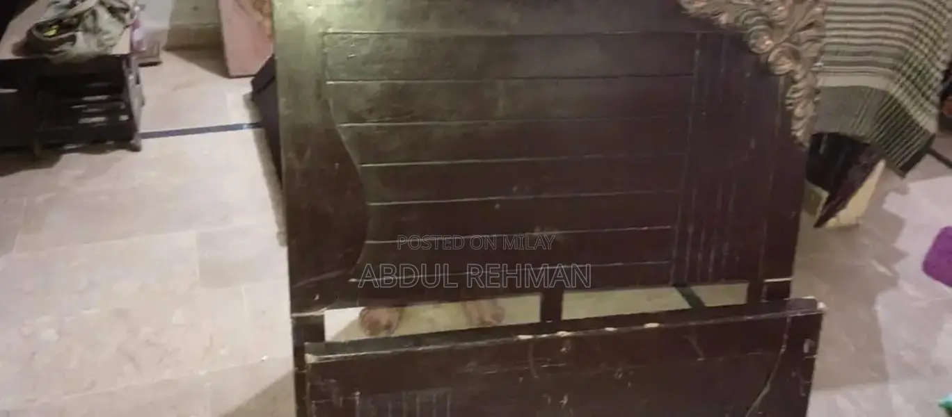 4 Sinlge Beds 1 bed= 3,000