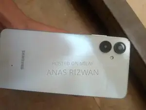 Samsung A06  10/9 b kha sakta ha 10/10 b kh skte hai