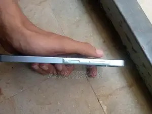 Samsung A06  10/9 b kha sakta ha 10/10 b kh skte hai