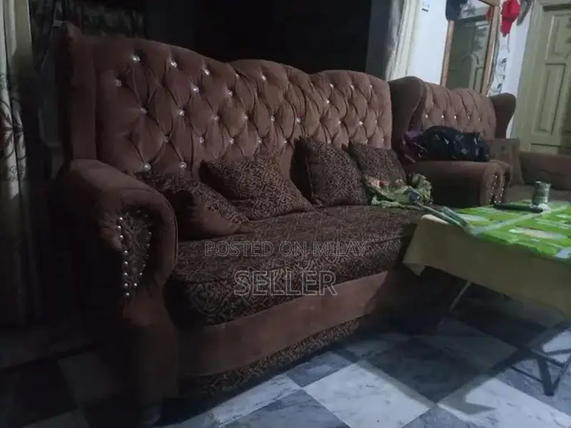 5 Seater Sofa Set Condition Good