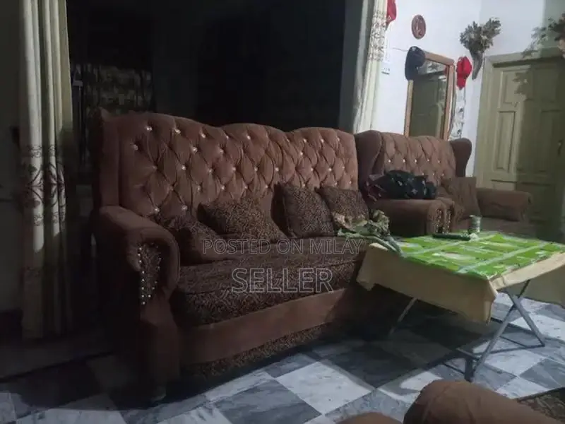 5 Seater Sofa Set Condition Good