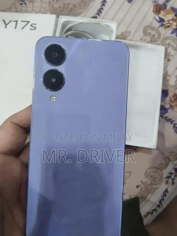 vivo y17s with box and charger.