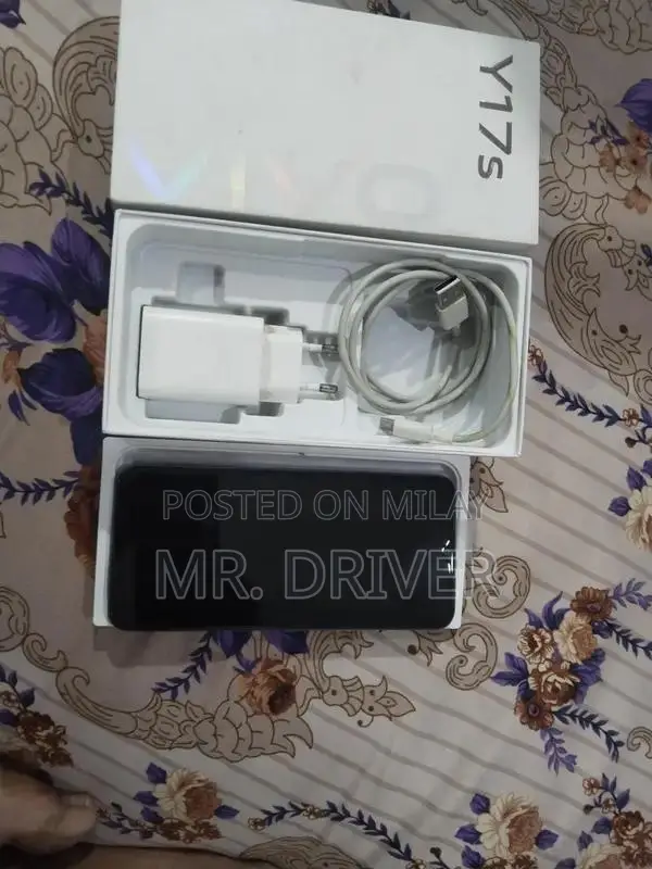 vivo y17s with box and charger.