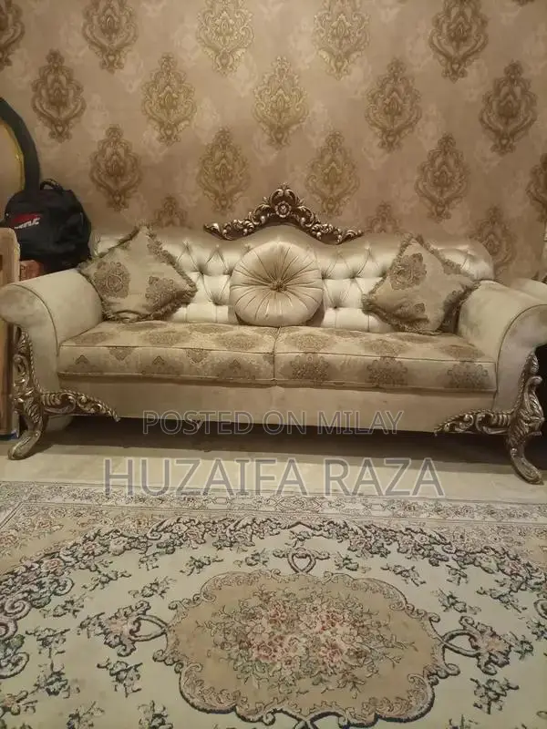7 seeter sofa set ,