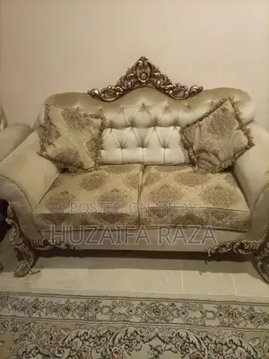 7 seeter sofa set ,