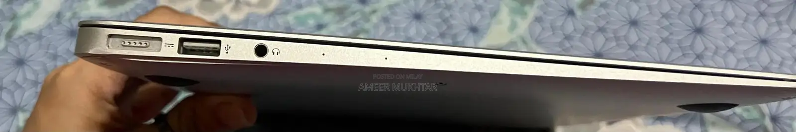 mackbook air 2017 model 10/10 condition