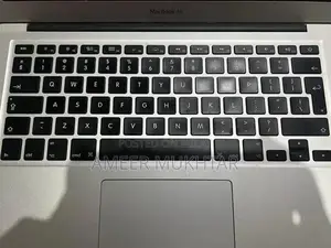 mackbook air 2017 model 10/10 condition