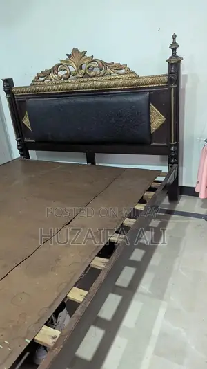 WOODEN BED FOR SALE