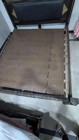 WOODEN BED FOR SALE