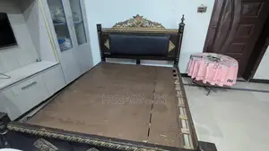 WOODEN BED FOR SALE