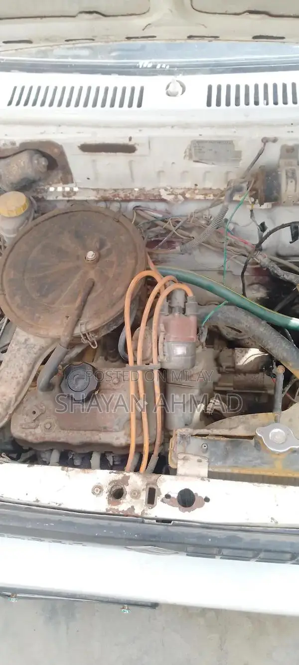 Mehran gari jis ko lena ha who rabta Karen