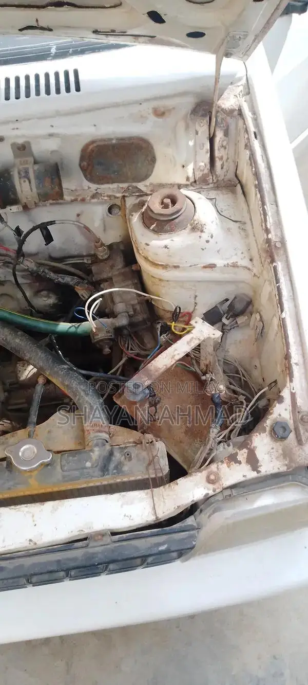 Mehran gari jis ko lena ha who rabta Karen