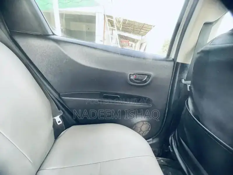 TOYATA VITZ MODEL 2011 … REG. 2016…IN GENUINE CONDITION LITLE SHOWER