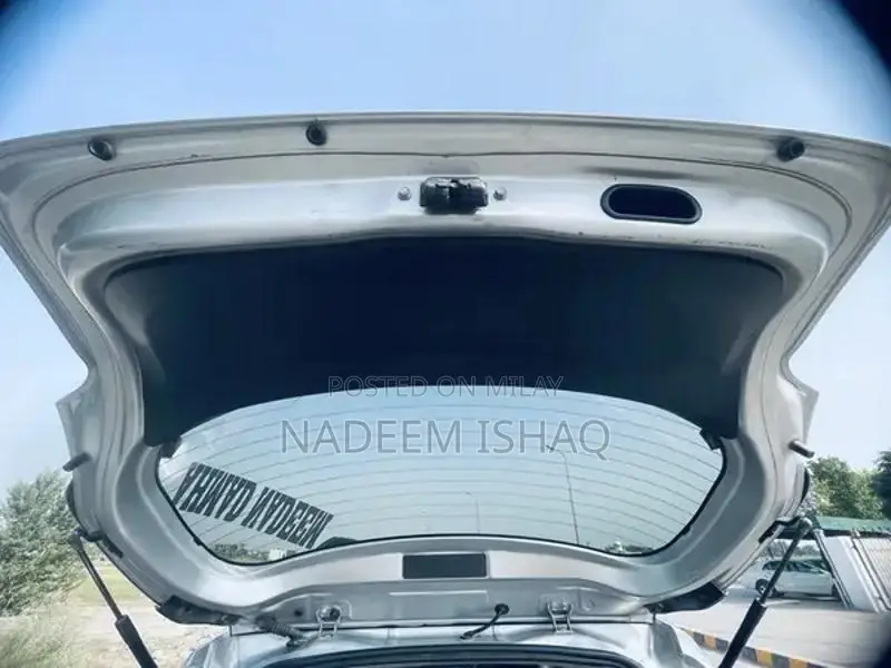 TOYATA VITZ MODEL 2011 … REG. 2016…IN GENUINE CONDITION LITLE SHOWER