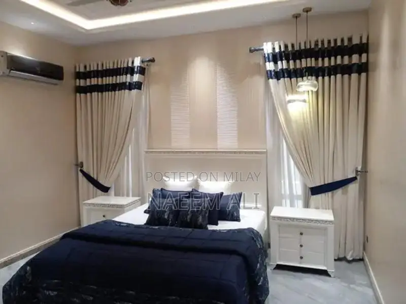 velvat curtains blue border