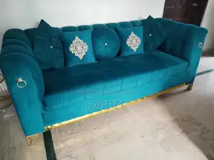 6 Seater Sofa Set with 1 Big Central Table for Sale