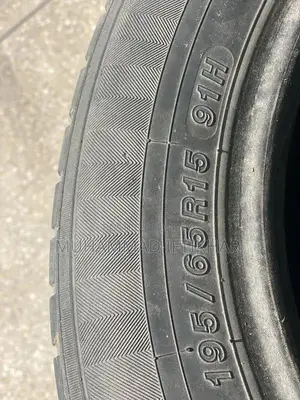 Photo - YOKOHAMA 4 tyres 195/75/15R