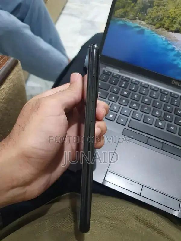 Smartphone with 4GB RAM, 64GB Storage, Complete Accessory Set