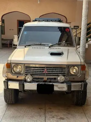 Photo - Mitsubishi Pajero 1989