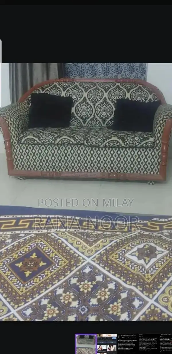 3 seater old sofa set
