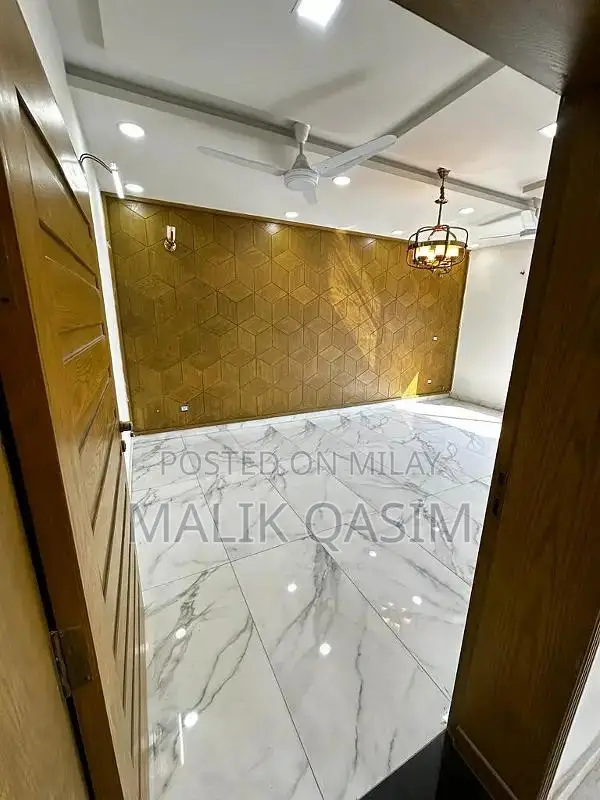 8 mrle ground portion available for rent faisal town