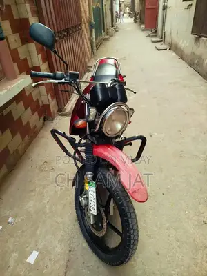 Photo - 2018 Yamaha 125cc Motorcycle - First Owner, Excellent Condition