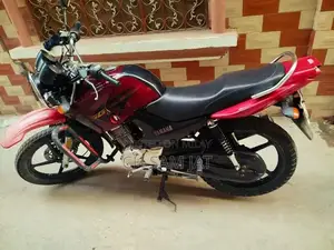 2018 Yamaha 125cc Motorcycle - First Owner, Excellent Condition