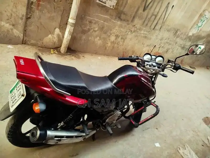 2018 Yamaha 125cc Motorcycle - First Owner, Excellent Condition