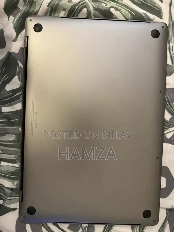 Macbook Pro 2018 15” 256gb 16gb