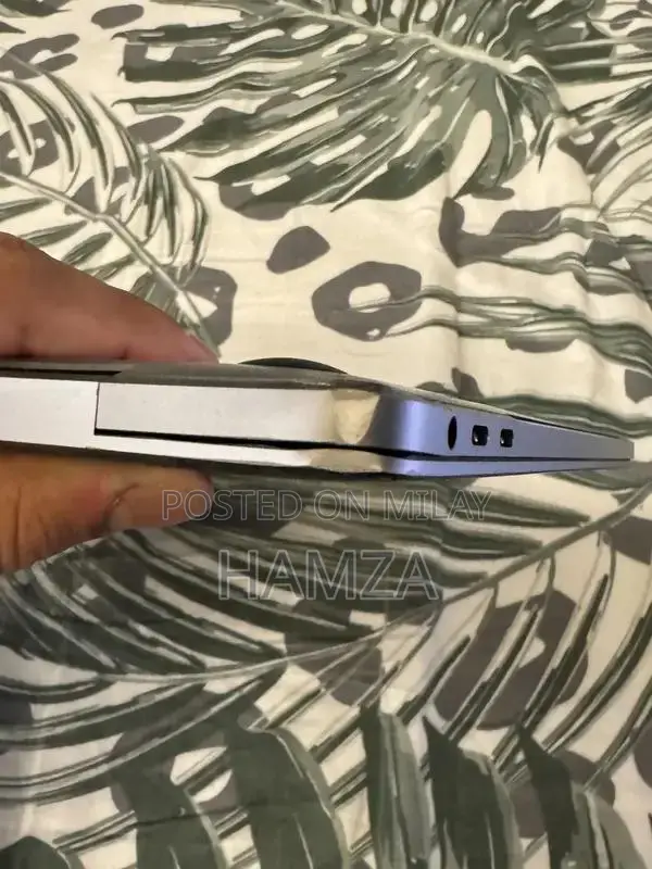 Macbook Pro 2018 15” 256gb 16gb