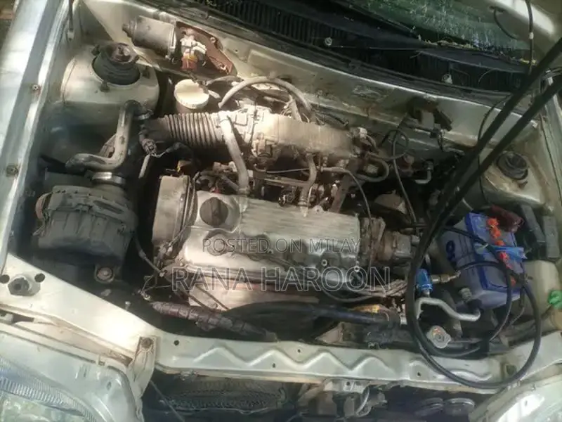 Suzuki Compact Sedan - Versatile Urban Driving Solution