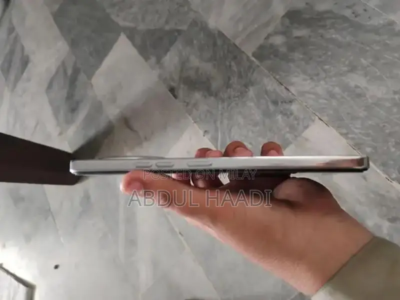 10by 10 condition ram 8gb   rom 256