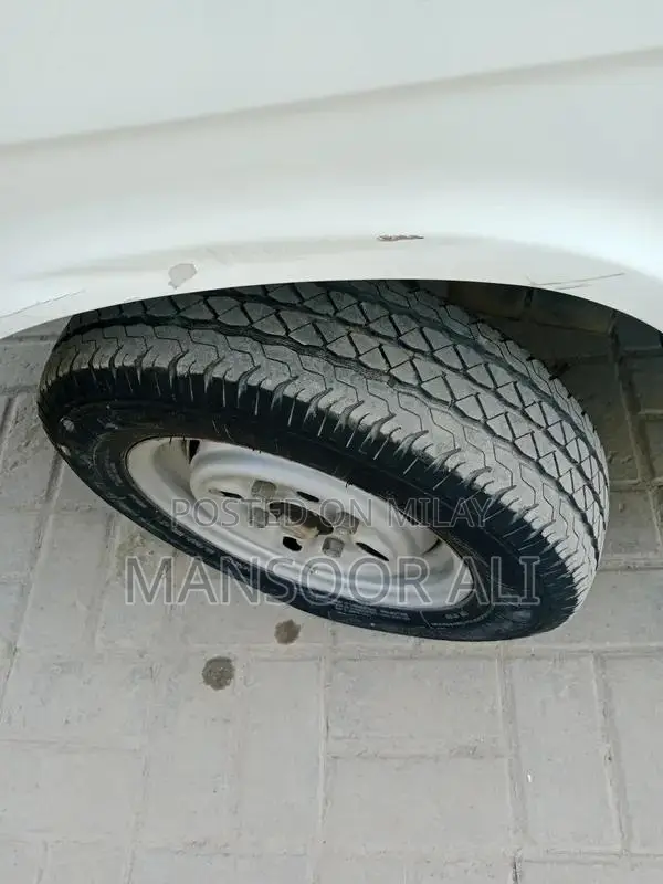 Suzuki Bolan GL 2009 CNG Sedan - Family Car with Excellent Condition