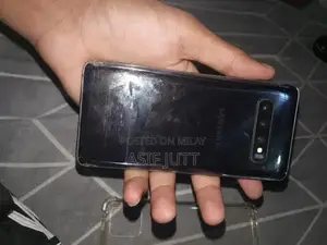 Samsung S10 or Samsung not 10 lite  2 mobile ha