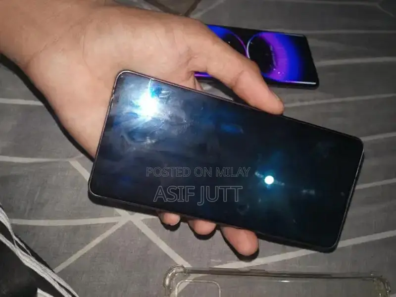 Samsung S10 or Samsung not 10 lite  2 mobile ha