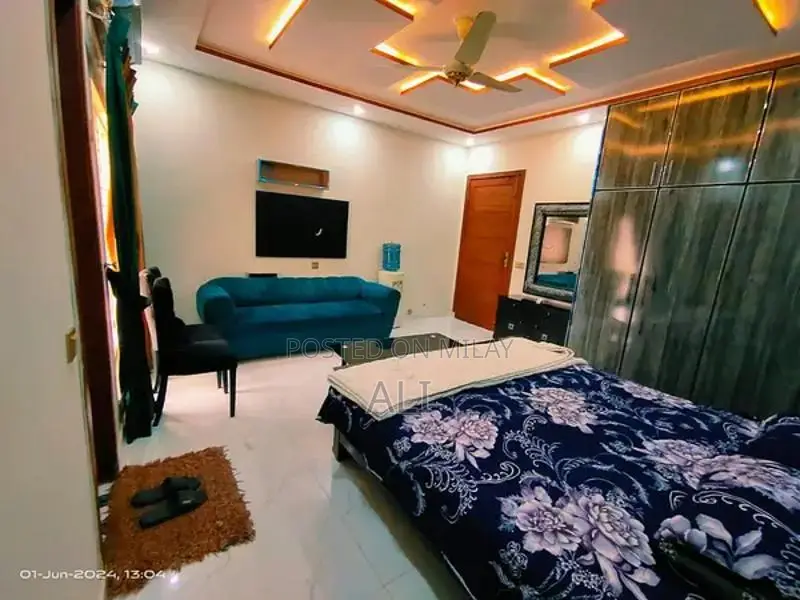 Luxurious 1 Kanal Fully Furnished House with 7 Bedrooms