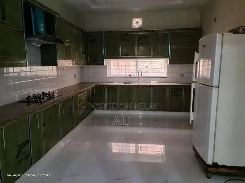 Luxurious 1 Kanal Fully Furnished House with 7 Bedrooms