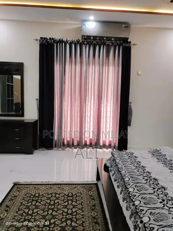 Luxurious 1 Kanal Fully Furnished House with 7 Bedrooms