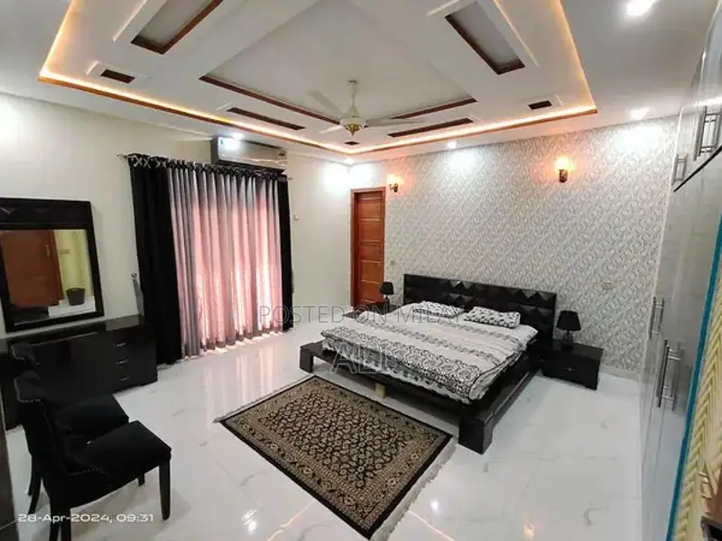 Luxurious 1 Kanal Fully Furnished House with 7 Bedrooms