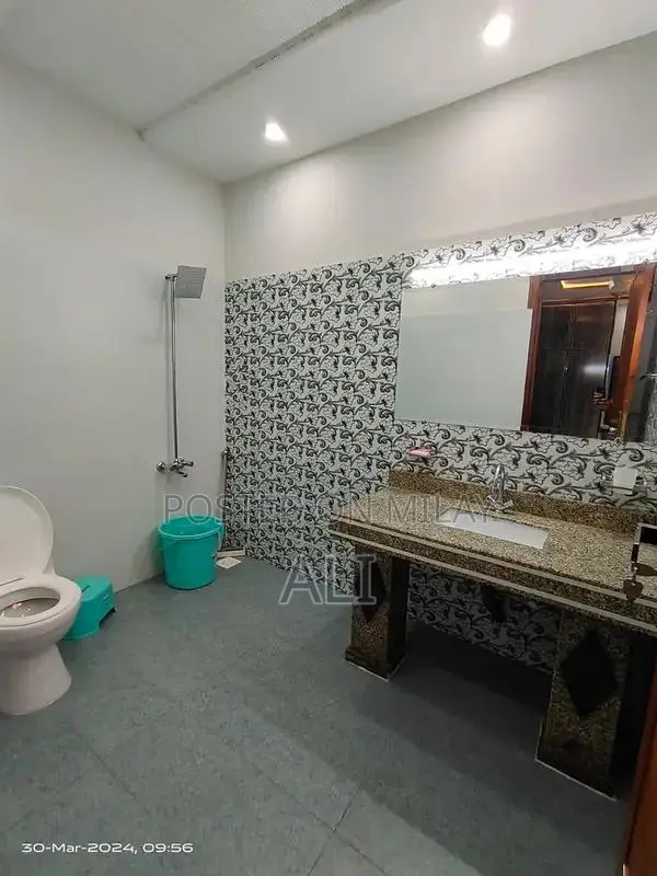 Luxurious 1 Kanal Fully Furnished House with 7 Bedrooms