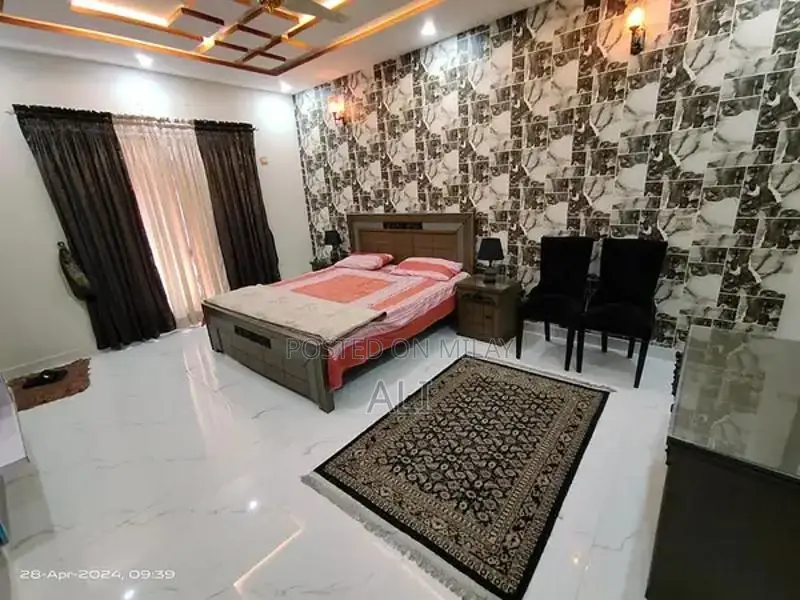 Luxurious 1 Kanal Fully Furnished House with 7 Bedrooms