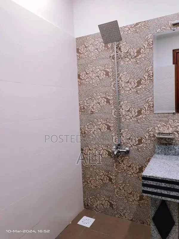 Luxurious 1 Kanal Fully Furnished House with 7 Bedrooms