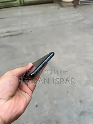 iphone 11 pŕo max 64gb