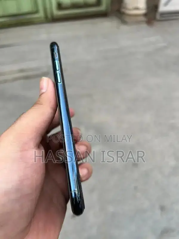 iphone 11 pŕo max 64gb