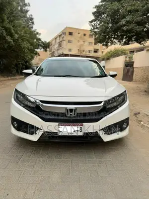Photo - Honda Civic 1.8 IVTEC Oriel Sedan - Mint Condition