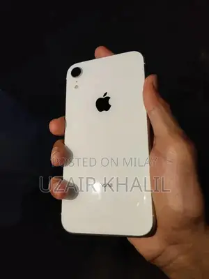 iPhone XR 64GB Smartphone with Original Accessories