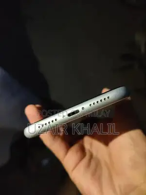 iPhone XR 64GB Smartphone with Original Accessories